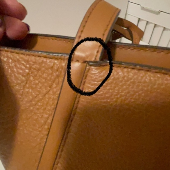 Michael Kors beautiful tan color leather bag classic  comes with their desk bag - Picture 15 of 16